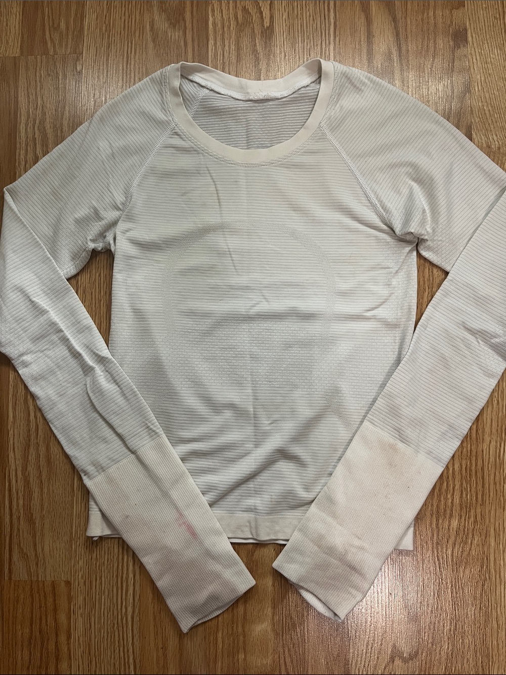 Lululemon cropped long sleeve top